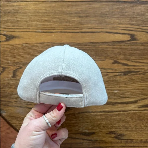 Felt Dog Mom Cream Hat - Picture 2 of 4